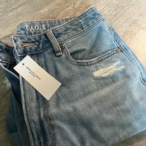 Real Good AE Ripped Mom Jean Size 6 Regular, Tags on Never worn. American Eagle